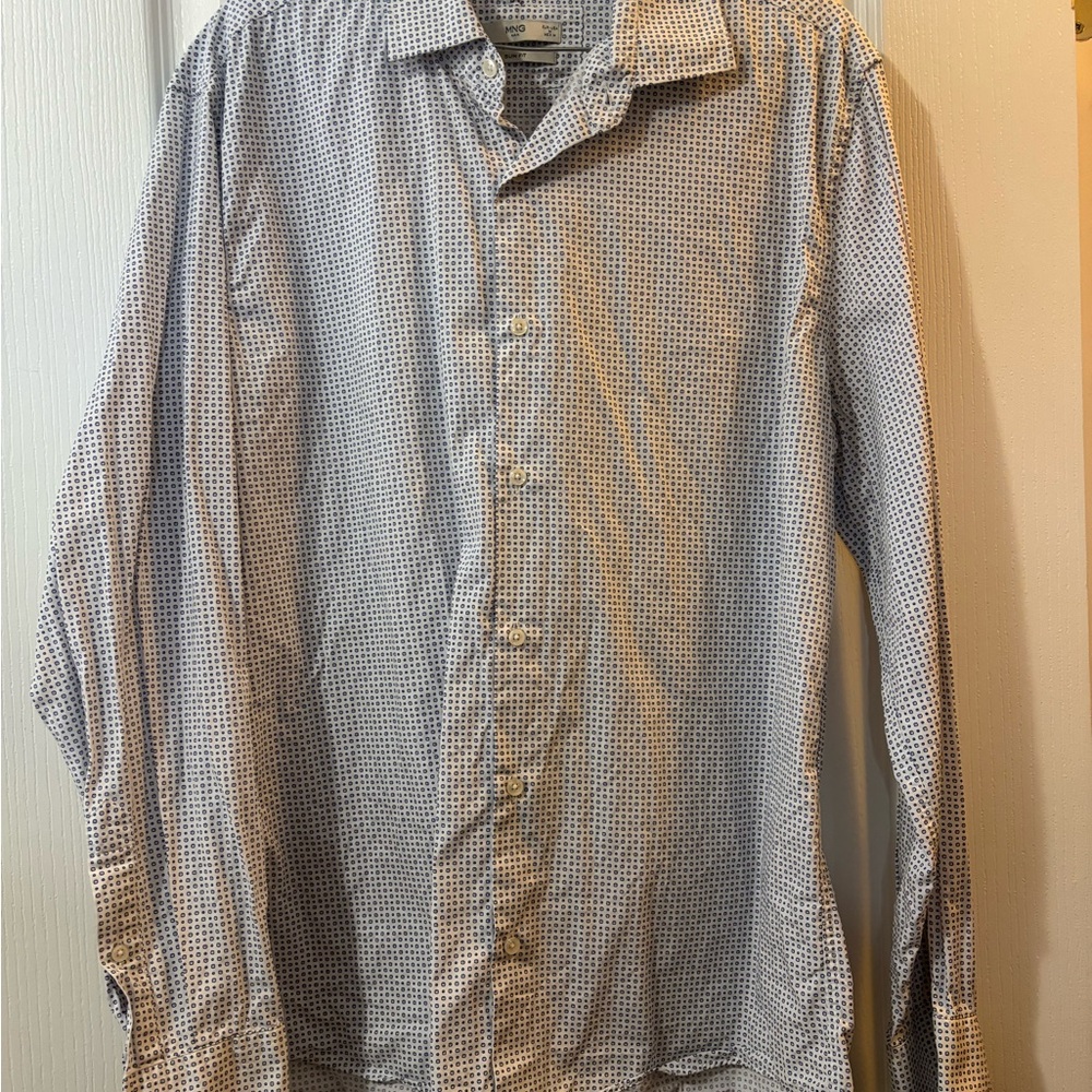 Mango Men's Whute and blue Dress Shirt size Med Slim Fit